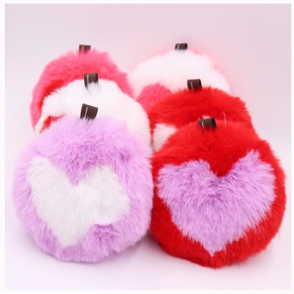 Heart Pom ❤️ Keychains Pink or Red - Picture 3 of 3